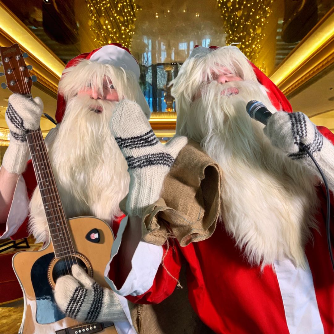 Jólaball með Jólasveinum á KEF